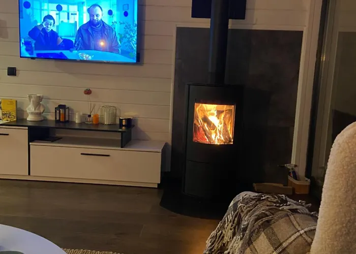 Дом отдыха Under Sky - з теплим басейном ,чаном-джакузі, панорамною ванною та Playstation 5 Славское